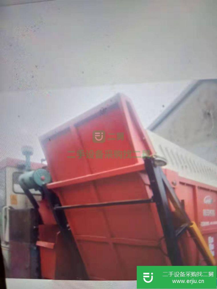 15年玉米收割機低價轉讓