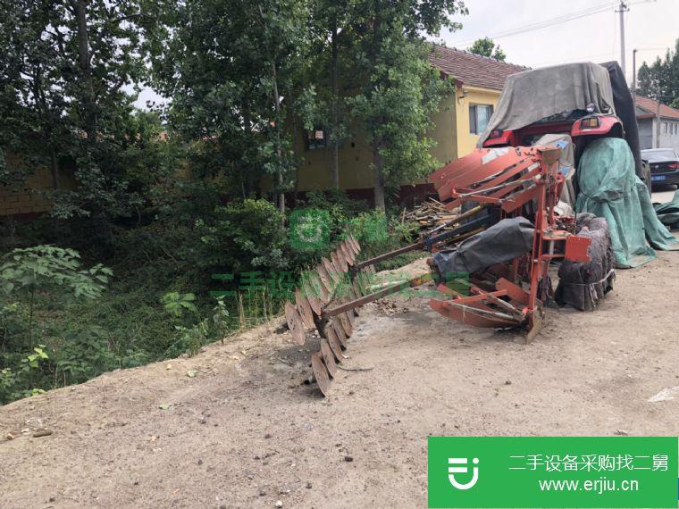 轉(zhuǎn)讓:9成新大型拖拉機(jī)誠信出售
