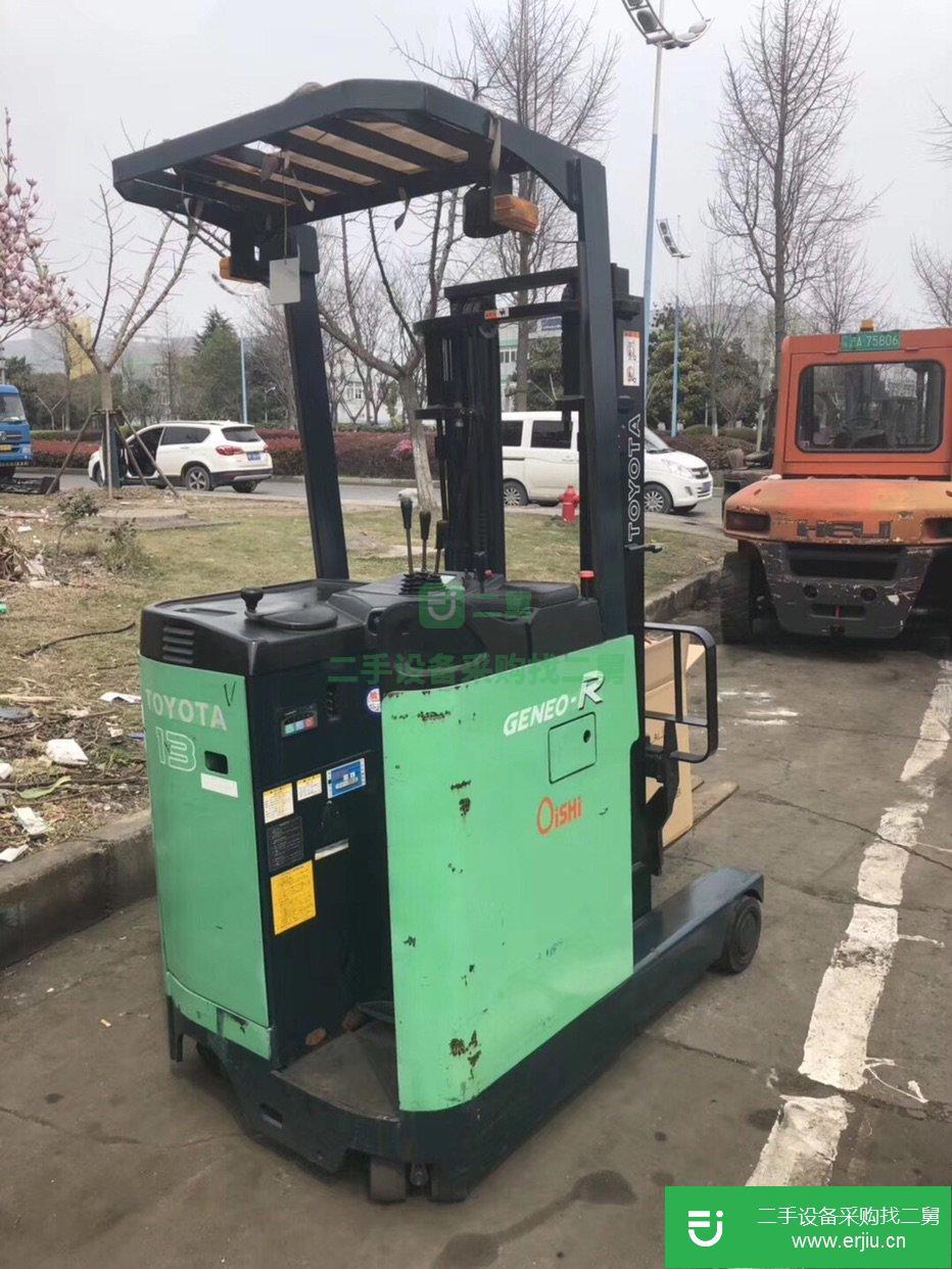 進口二手1.5噸豐田前移式電動叉車，倉庫堆高4米二手叉車
