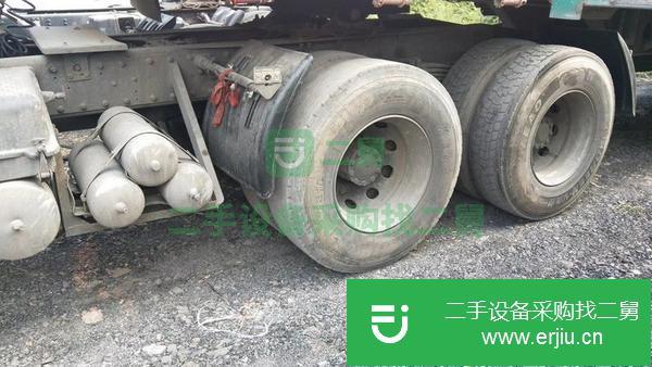 轉讓17年歐曼雙驅天然氣車一臺，車況原版，輪胎八成新，380馬力牽引車
