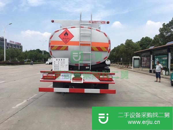 國五東風大多利卡8噸加油車帶牌低價轉讓