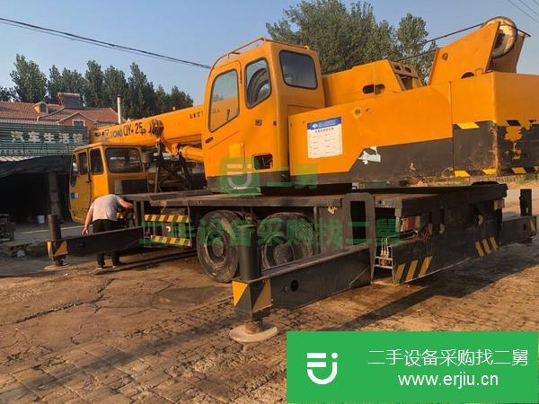 出售二手的一臺徐工20吊車