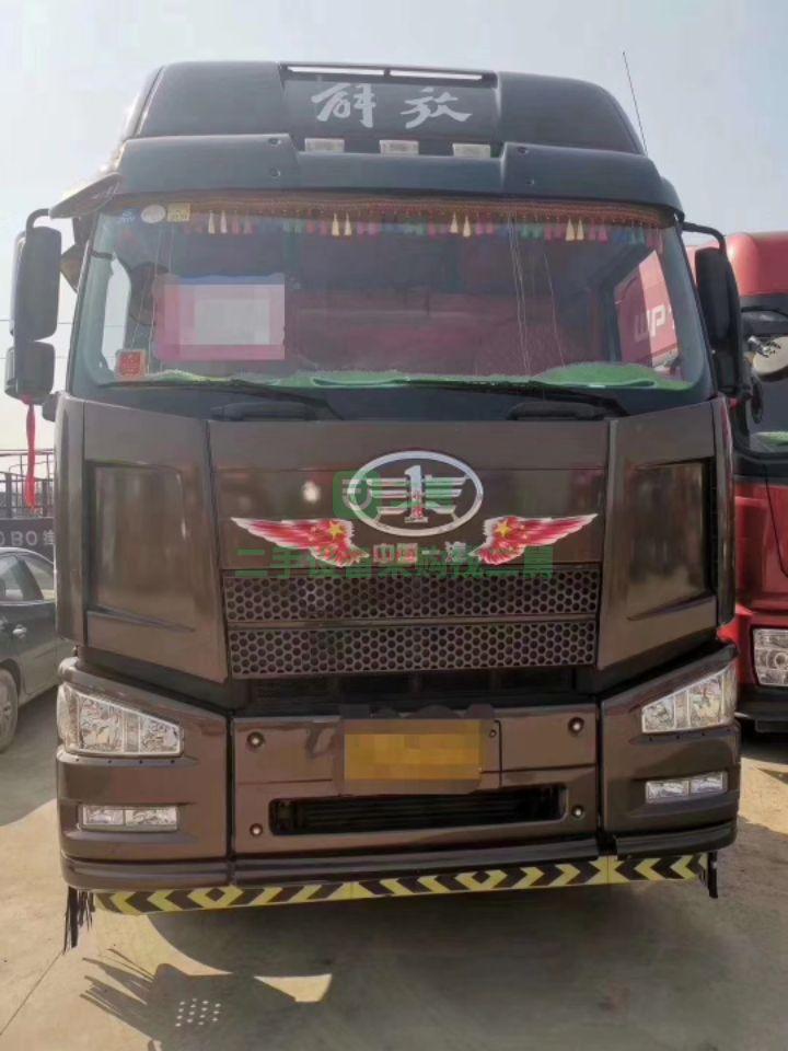 急售9成新解放J6牽引車頭雙驅輕體，420馬力