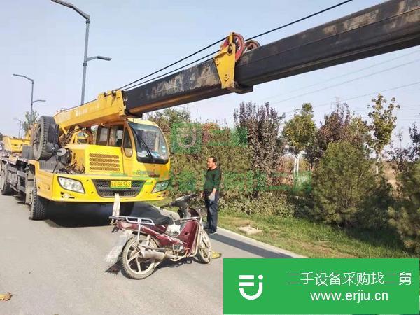 轉讓二手的徐工12噸吊車一臺。10年4月車