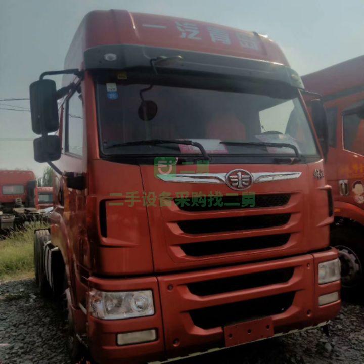 急售9成新牽引車解放天V雙驅(qū)輕體