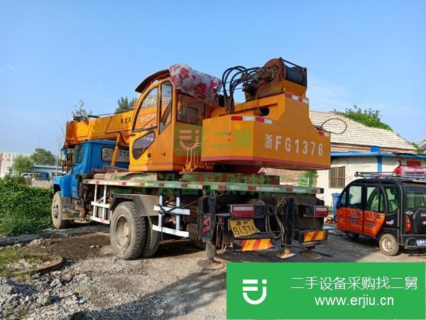 東風(fēng)底盤12噸吊車低價(jià)出售