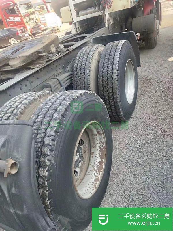 轉(zhuǎn)讓14年6月 德龍350天然加氣車牽引車