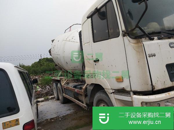 轉(zhuǎn)讓二手的攪拌車七成新