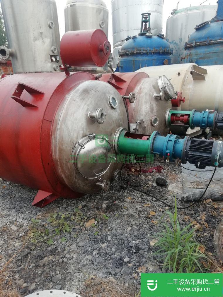 轉讓:出售兩臺兩噸電加熱不銹鋼反應釜