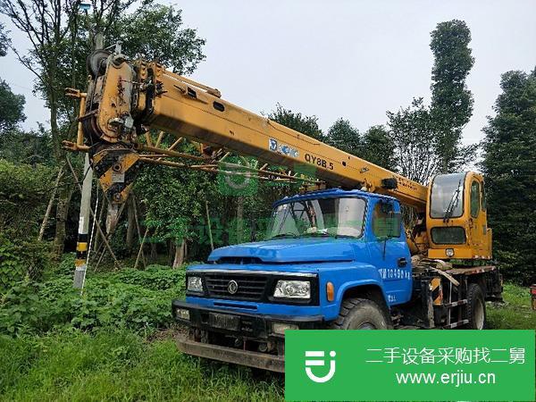 轉(zhuǎn)讓精品2015年11月 徐工8噸吊車