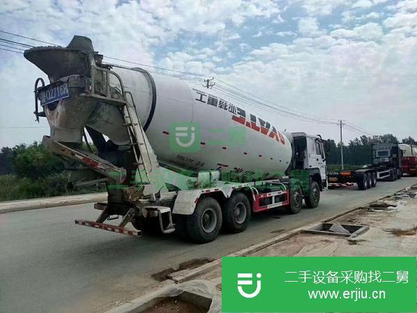 低價出售兩臺16年豪沃攪拌車，大20拉22方，亞特上裝