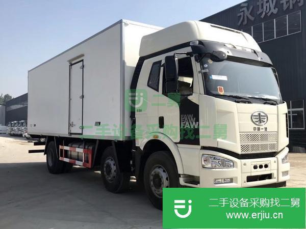 7.7米解放小三軸冷藏車低價出售