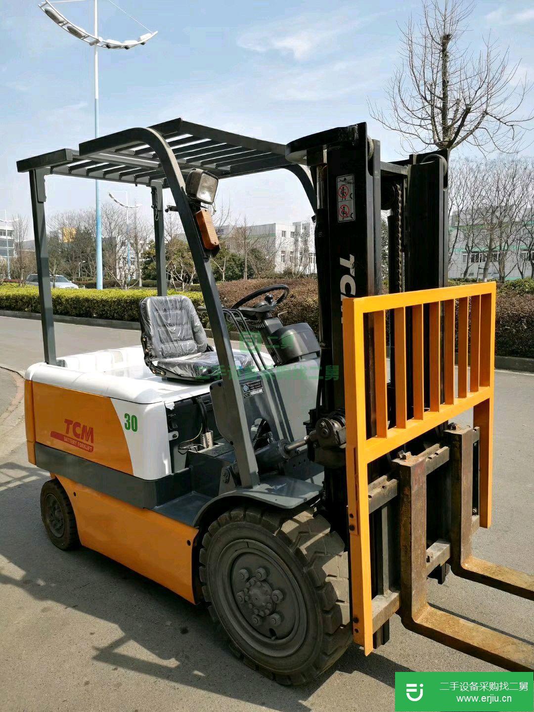 低價(jià)出售倉(cāng)庫(kù)專(zhuān)用電動(dòng)二手叉車(chē)