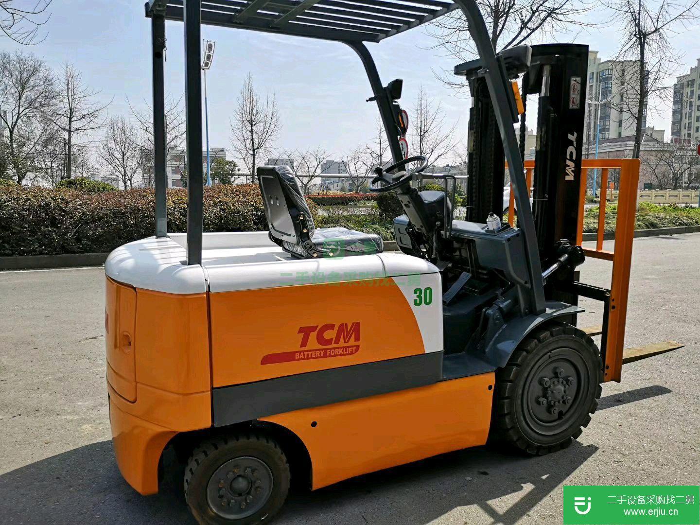 低價(jià)出售倉(cāng)庫(kù)專(zhuān)用電動(dòng)二手叉車(chē)