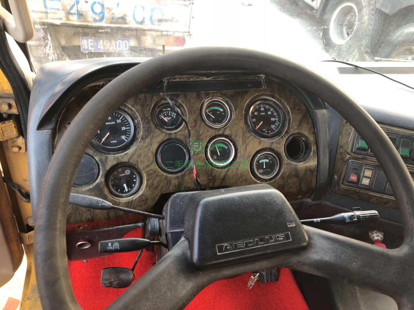 低價出售二手的25K-1汽車吊
