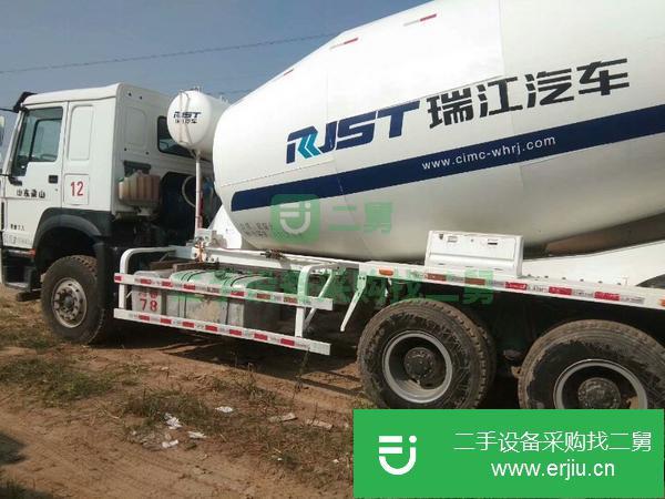 處理二手豪沃大14方國五轉(zhuǎn)讓 可按揭 二手混凝土攪拌罐車