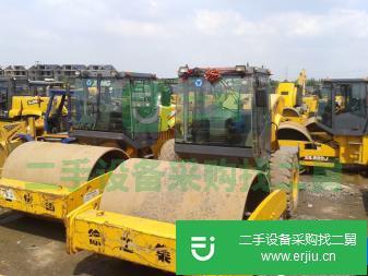 轉(zhuǎn)讓:二手22噸壓路機(jī)急售急轉(zhuǎn)