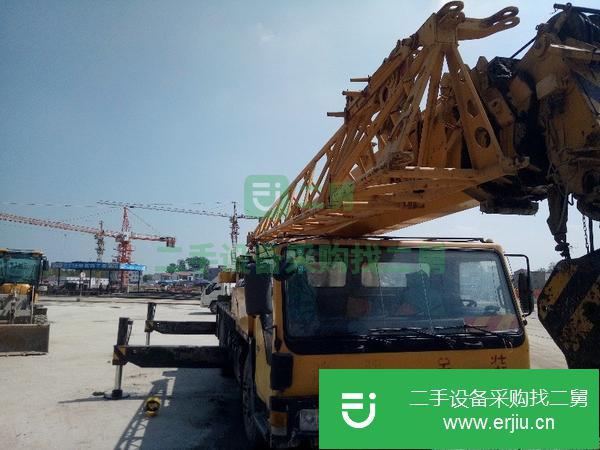 轉(zhuǎn)讓二手的徐工25噸四節(jié)譬先導(dǎo)吊車