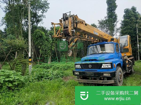 轉(zhuǎn)讓精品2015年11月 徐工8噸吊車