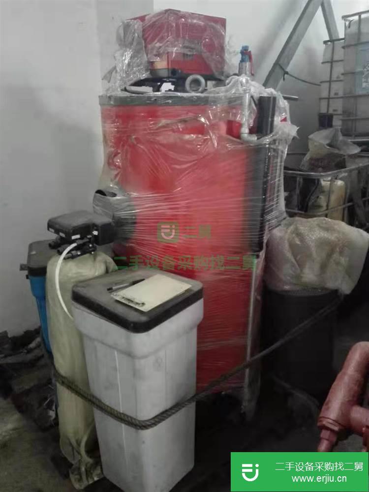 出售0.5噸的燒柴油鍋爐一臺(tái)