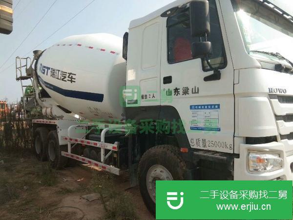 處理二手豪沃大14方國五轉(zhuǎn)讓 可按揭 二手混凝土攪拌罐車