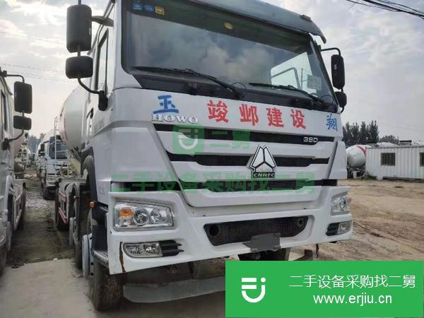 出售18年豪沃攪拌車  國五排放   三一上裝