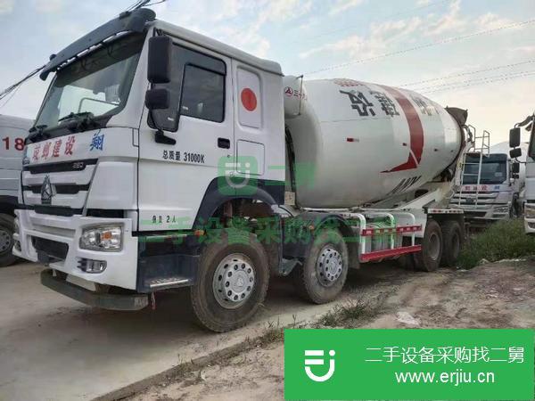 出售18年豪沃攪拌車  國五排放   三一上裝