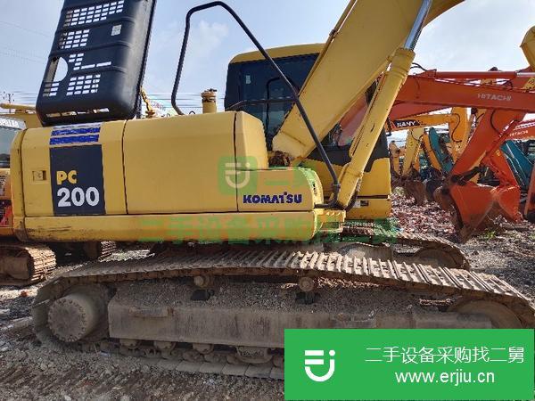 低價出售二手挖機小松220