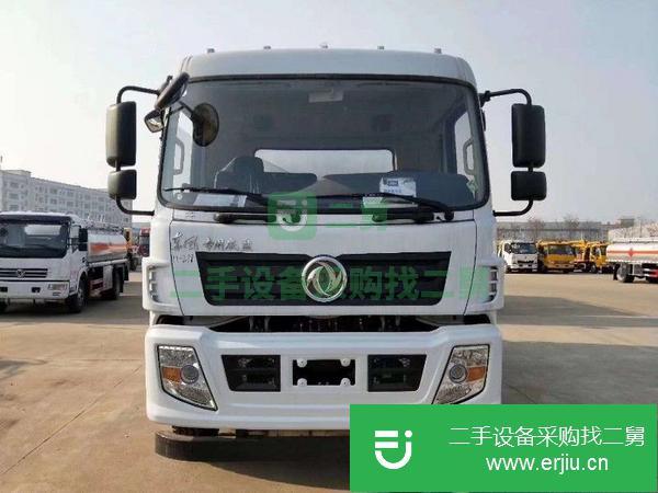 轉讓東風5噸油罐車帶手續的2手8噸油罐車