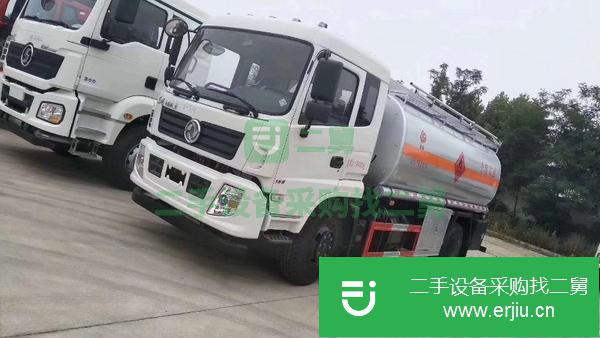轉讓東風5噸油罐車帶手續的2手8噸油罐車