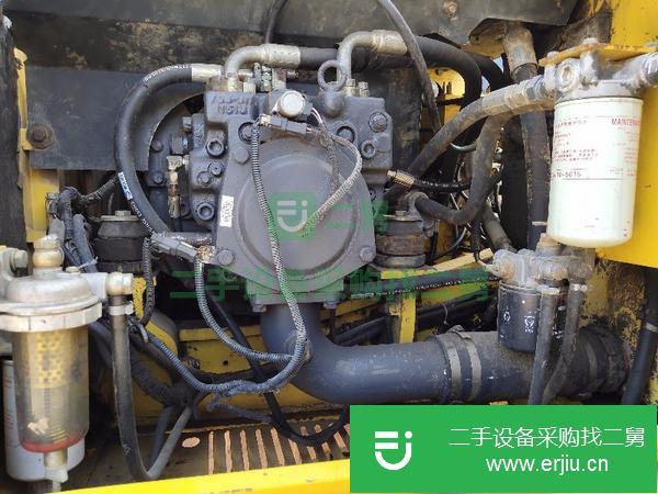 低價出售二手挖機小松220
