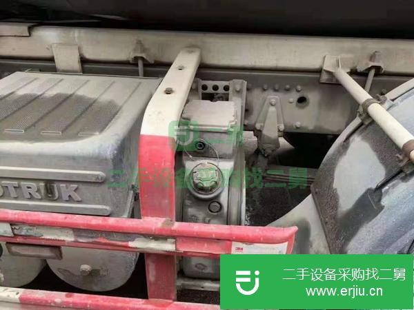 出售17年豪沃攪拌車   國五排放   大20方罐