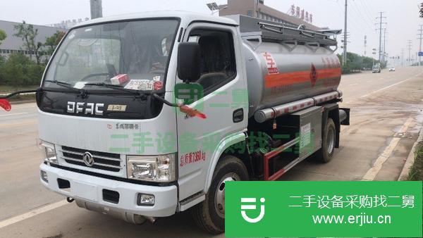 轉(zhuǎn)讓5噸8噸加油車包上戶,工地用5噸二手加油車現(xiàn)車低價處理