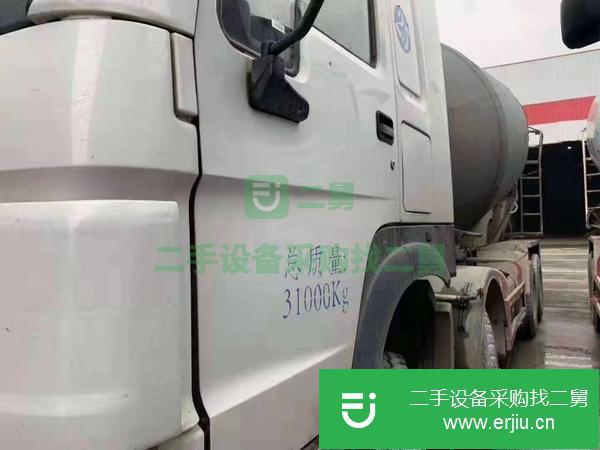 出售17年豪沃攪拌車   國五排放   大20方罐