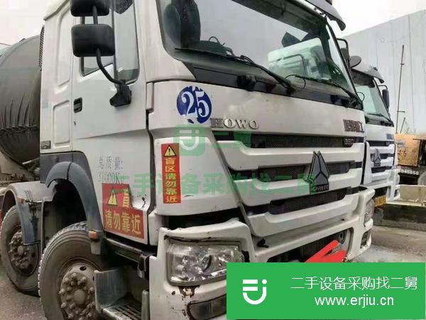 出售17年豪沃攪拌車   國五排放   大20方罐