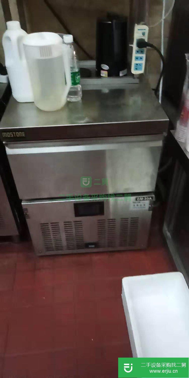 轉(zhuǎn)讓二手的九成新的制冰機(jī)器一臺