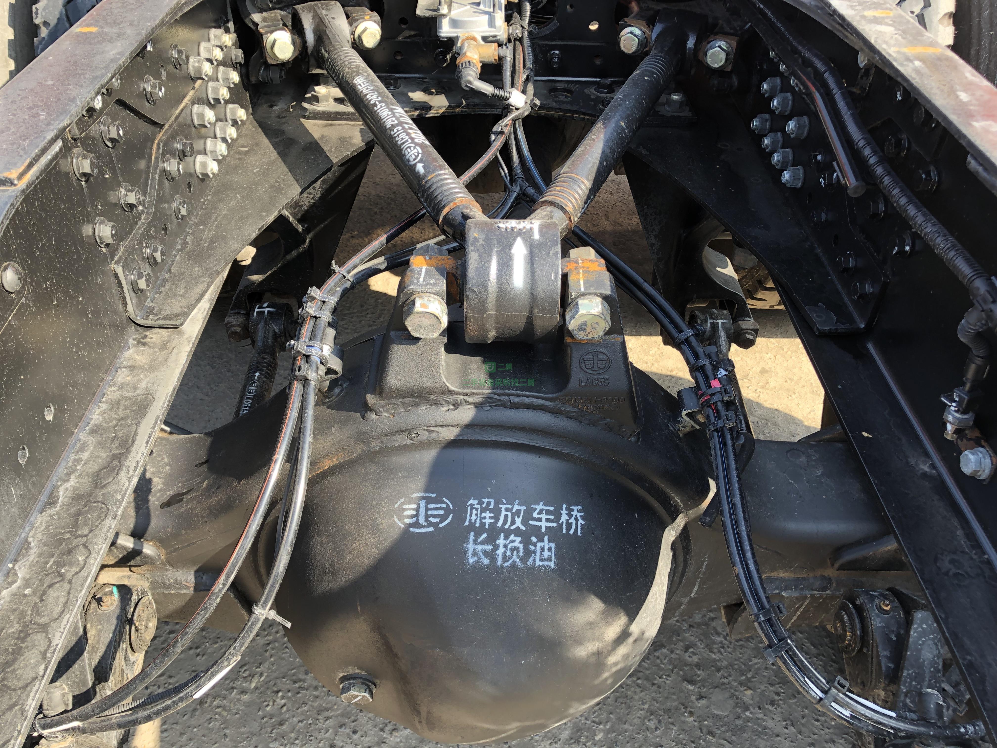 公司扣押一批二手解放J6P牽引車國五排放雙驅輕體可過戶