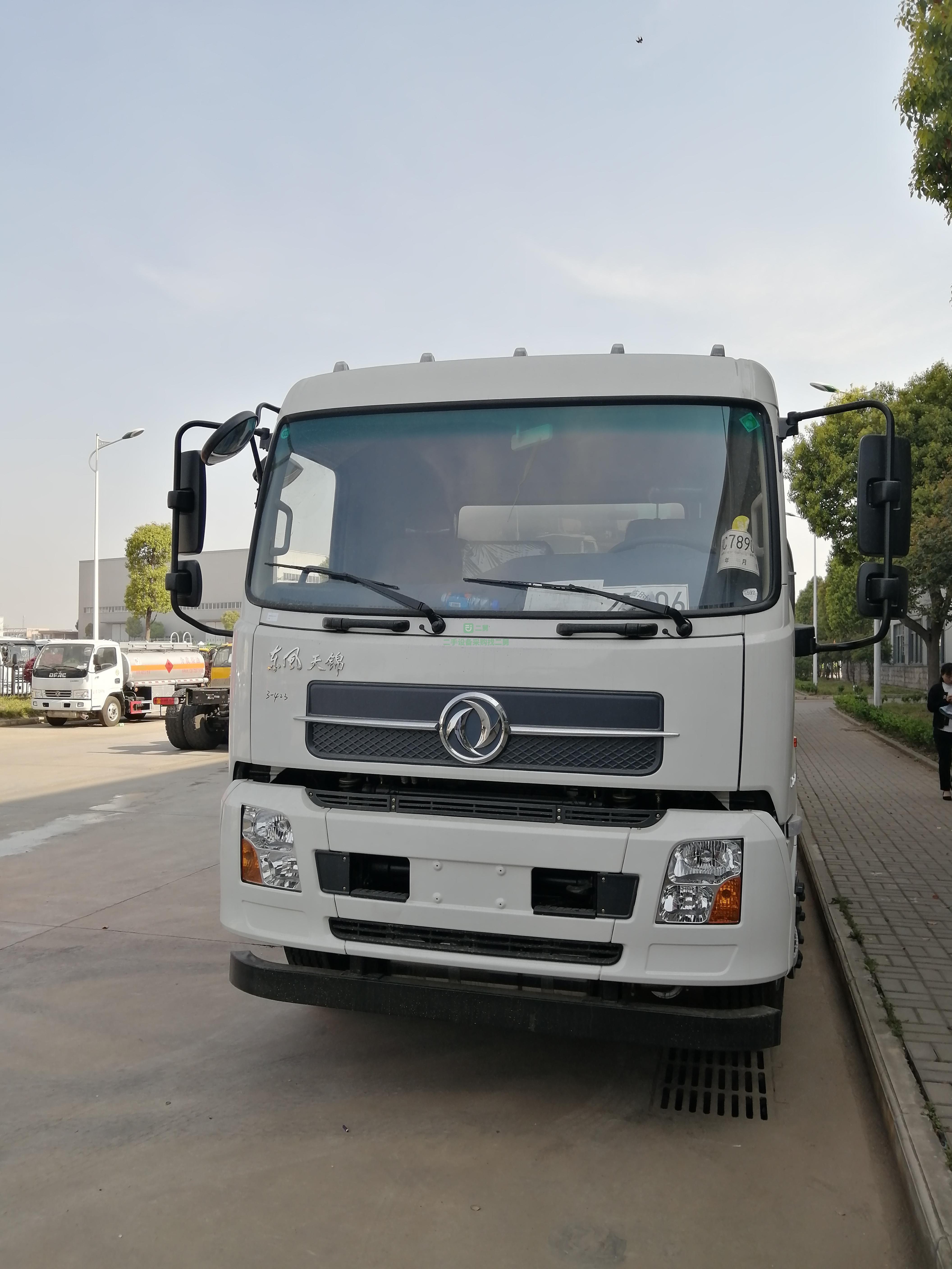 急售東風(fēng)天錦鋁合金運(yùn)油車20方重慶市