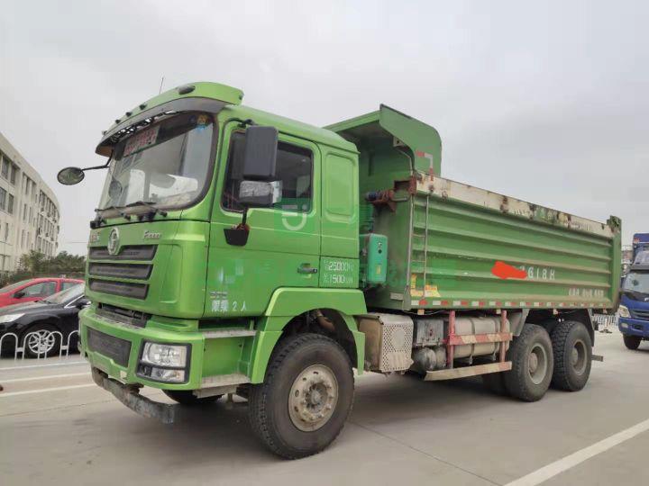 急售9成新二手豪沃自卸車375馬力，內徑6.2米，高1.5米