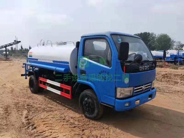 急售7成新二手灑水車五方東風(fēng)山東省濟(jì)寧市