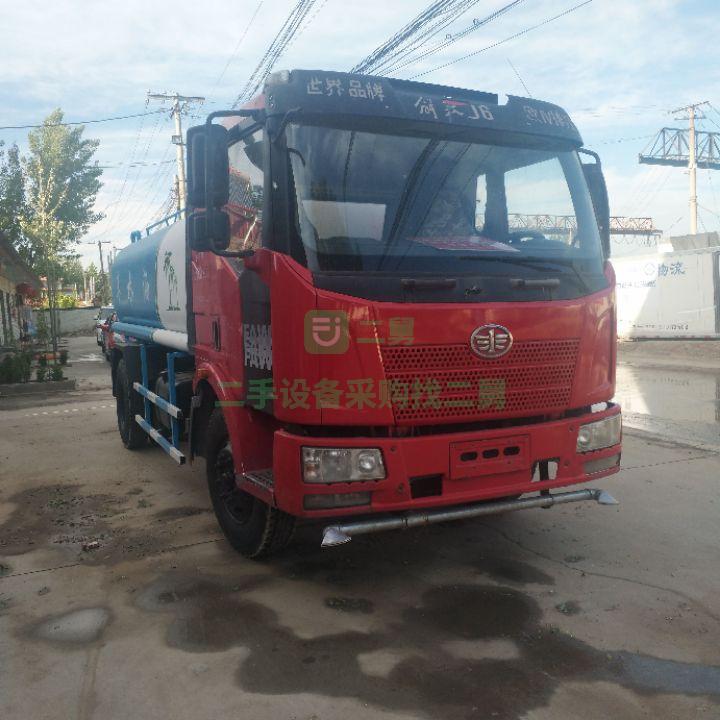急售8成新灑水車解放J6160馬力，十二噸位灑水車河北省保定