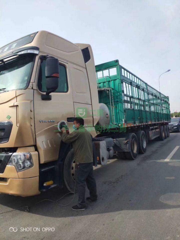 急售9成新牽引車.半掛車天燃氣豪沃國5排放    430馬力