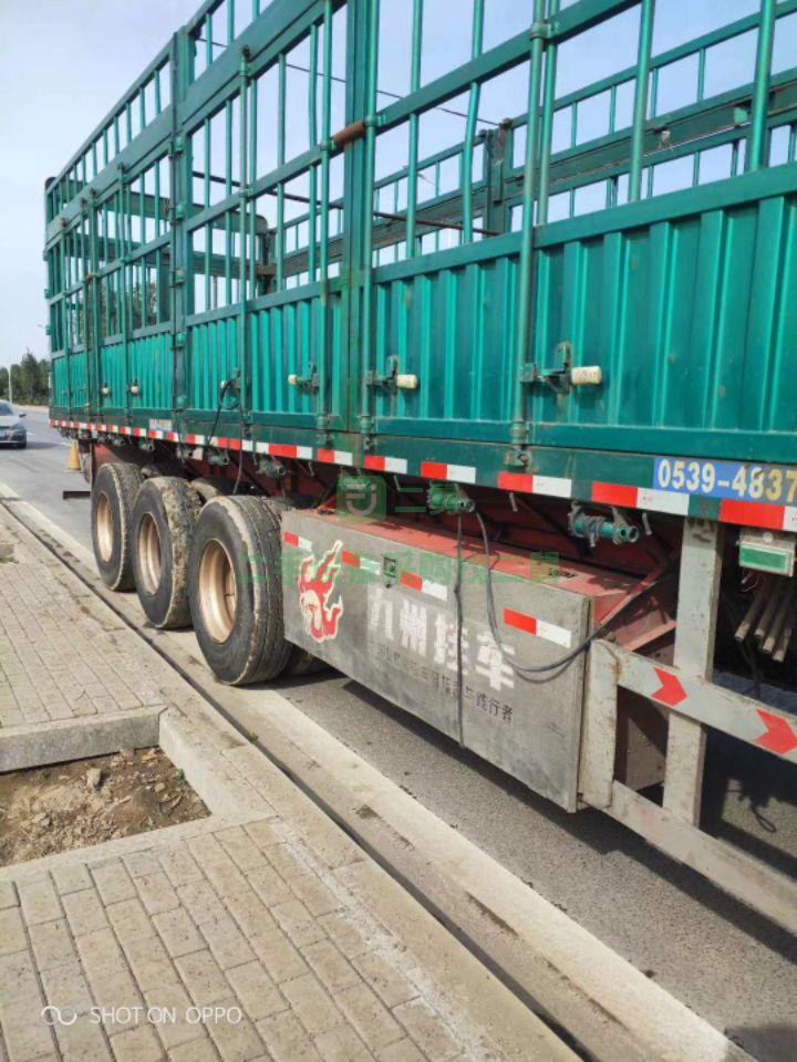 急售9成新牽引車.半掛車天燃氣豪沃國5排放    430馬力