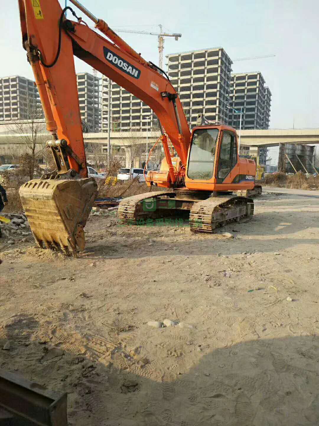 斗山220-7工地純土方車，價格合適，車況一流，二手挖掘機