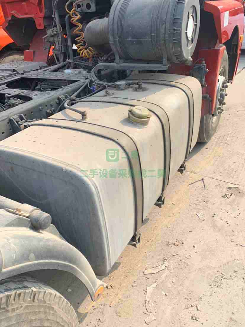 出售二手八成新的的德隆m3000牽引車