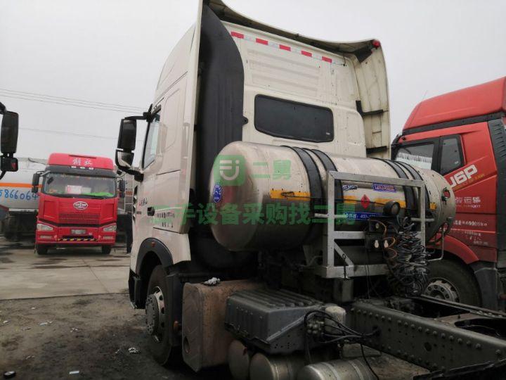 急售8成新牽引天然氣車豪沃T7  LNG天然氣車，430馬力