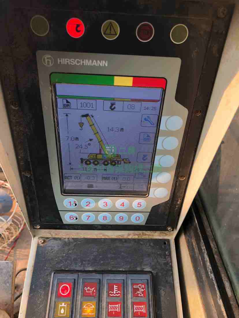 低價出售25k_1汽車吊
