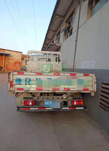 出售二手的重汽豪沃車廂4.2米貨車