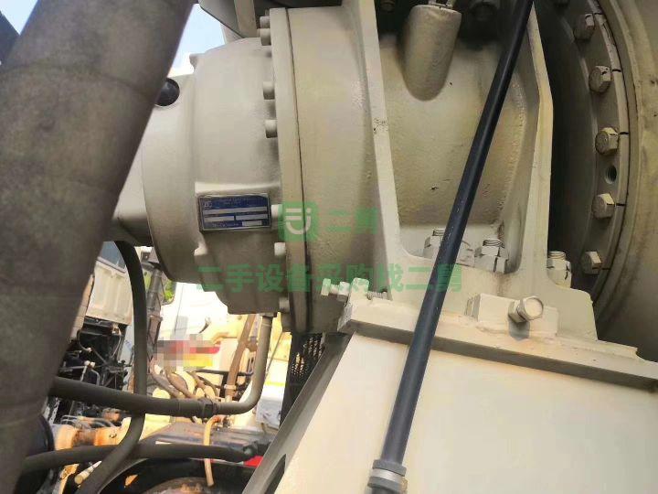 急售9成新輕量化攪拌車，12方歐曼雷薩L9