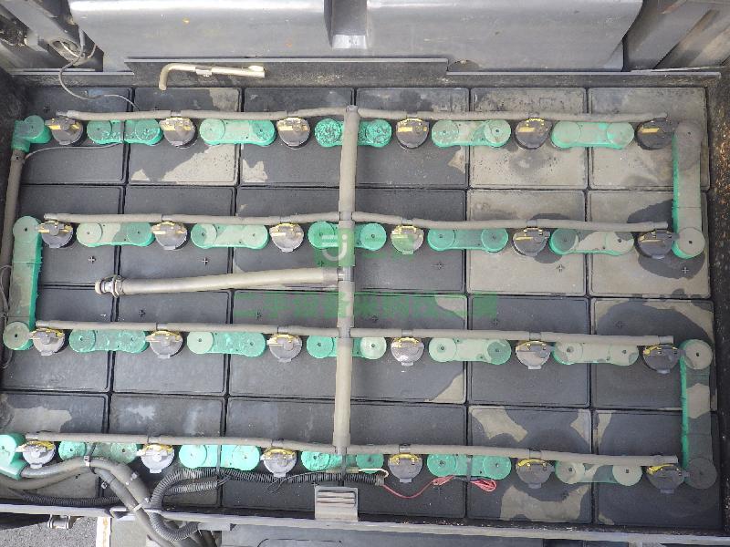 二手尼桑進口叉車2噸四支點平衡重電動叉車環保電動叉車三點